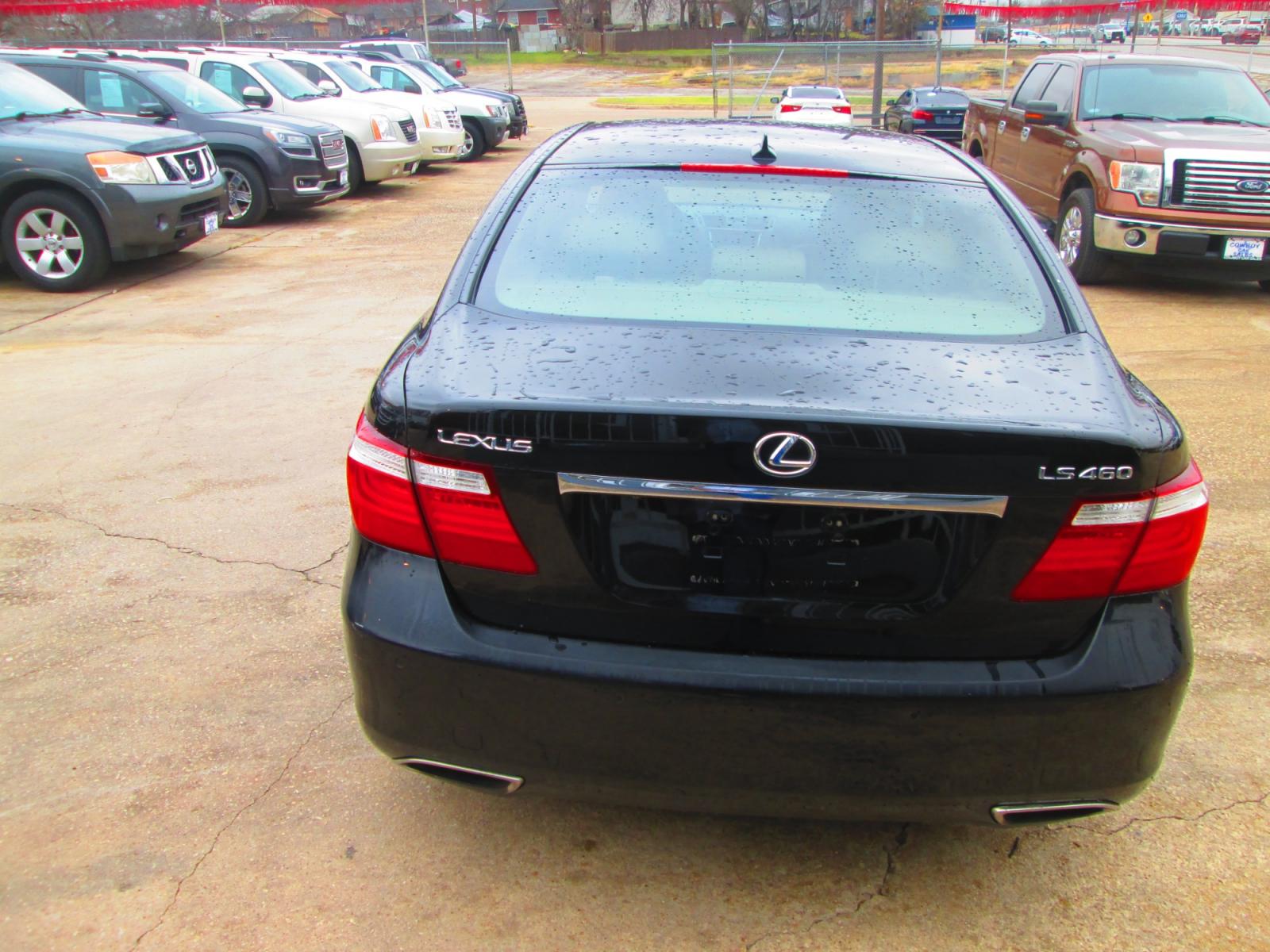 2008 BLACK Lexus LS 460 Luxury Sedan (JTHBL46F085) with an 4.6L V8 DOHC 32V engine, 8-Speed Automatic Overdrive transmission, located at 1815 NE 28th St., Fort Worth, TX, 76106, (817) 625-6251, 32.795582, -97.333069 - Photo #5